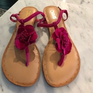 Carlos Santana fuchsia suede sandals